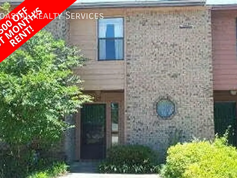 11 Poulton Dr NW #B — Photo 1