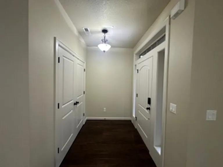 10136 SW Barber St — Photo 3