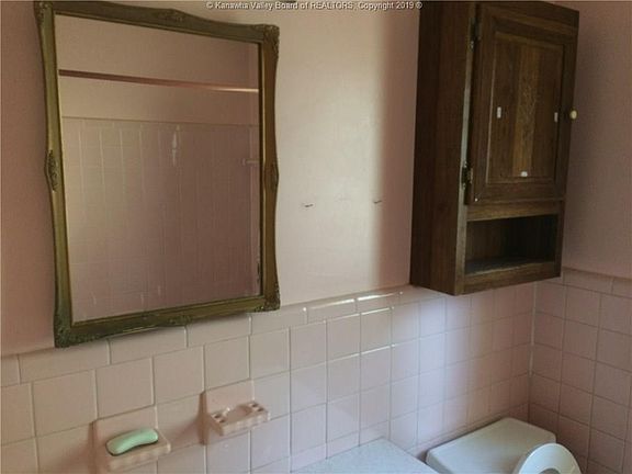 4th image of 4205 Chesterfield Ave