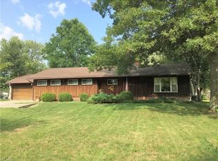 6493 Fitch Rd, Olmsted Township, OH 44138