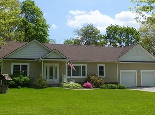 2955 Carl St, Barberton, OH 44203