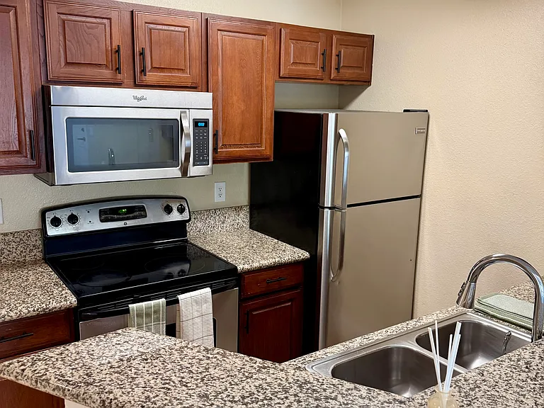 5122 S Jones Blvd #205 — Photo 3