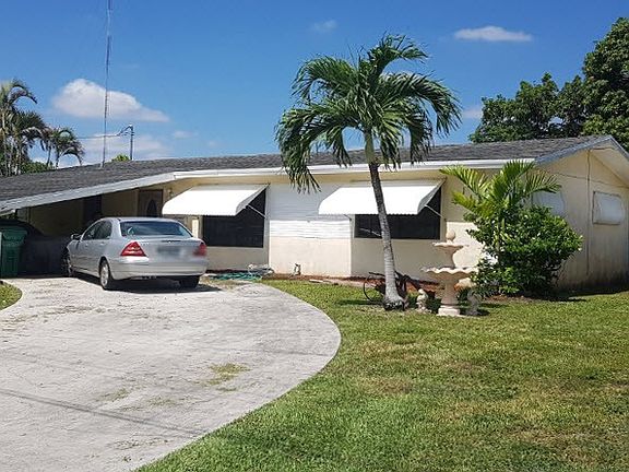 3rd image of 20450 NW 2nd Ct