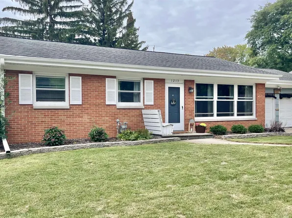 1213 Raleigh St, Green Bay, WI 54304