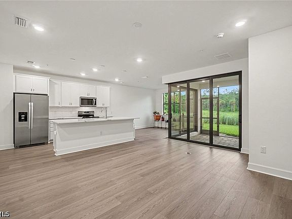 5th image of 5693 Mayflower Way #1103