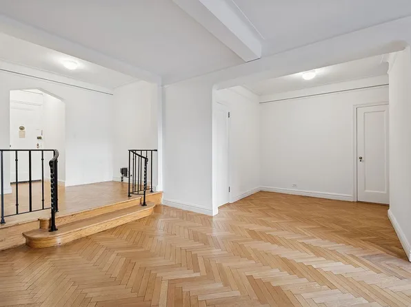 255 Cabrini Blvd APT 2F, New York, NY 10040