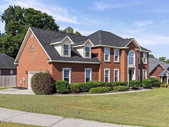 3rd image of 201 Bainbridge Drive