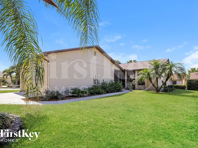 4301 Larrys Lagoon — Photo 1