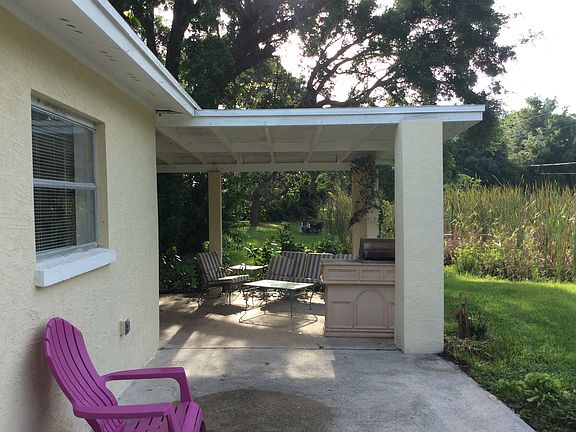 2nd image of 1830 NW Sunset Blvd