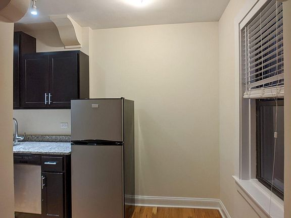 3rd image of 3640 N Pine Grove Ave #604