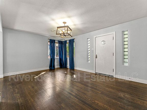 5th image of 1456 N Elm St