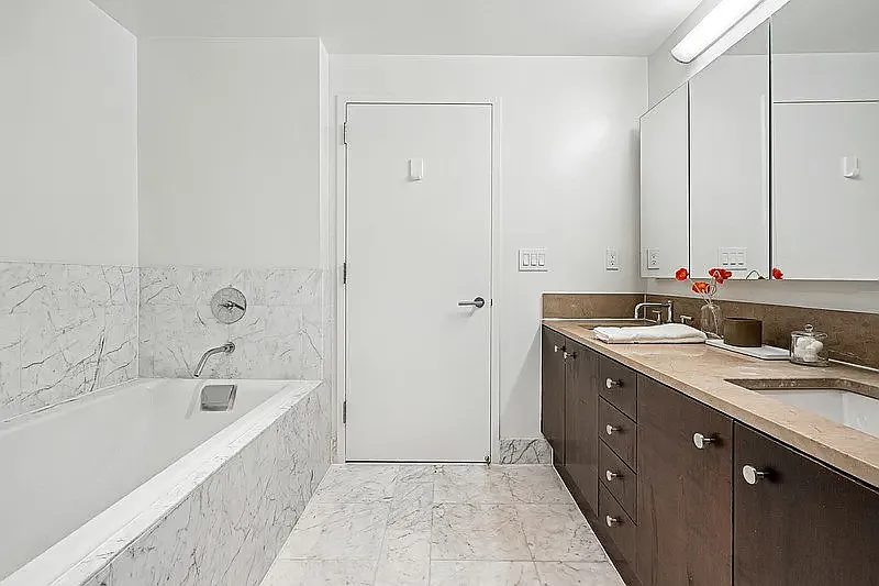 3260 Henry Hudson Pkwy — Photo 2