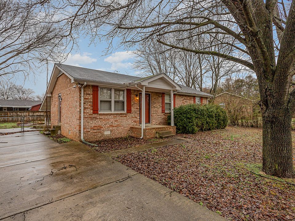 1st image of 209 Camelot Ct