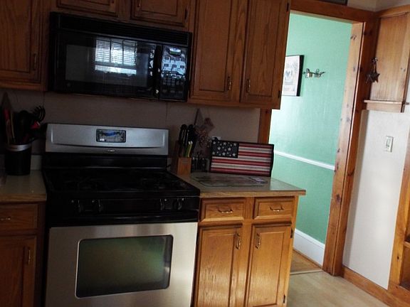 5th image of 19 Holcomb Ave