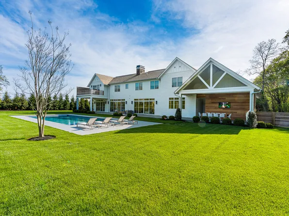 1449 Deerfield Rd, Water Mill, NY 11976