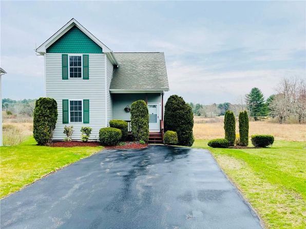 11 Fairway Cir, Hope Valley, RI 02832