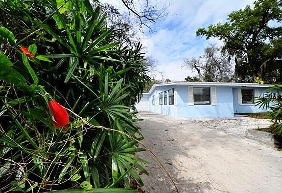 2nd image of 2364 Madrid Ave