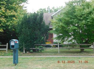 207 Garden Ln, Fowlerville, MI 48836