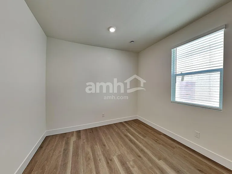 8141 Braavos Peninsula Ave — Photo 12
