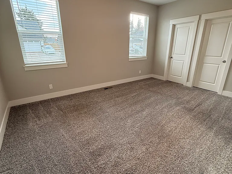 450 NE Pine St #450 — Photo 7