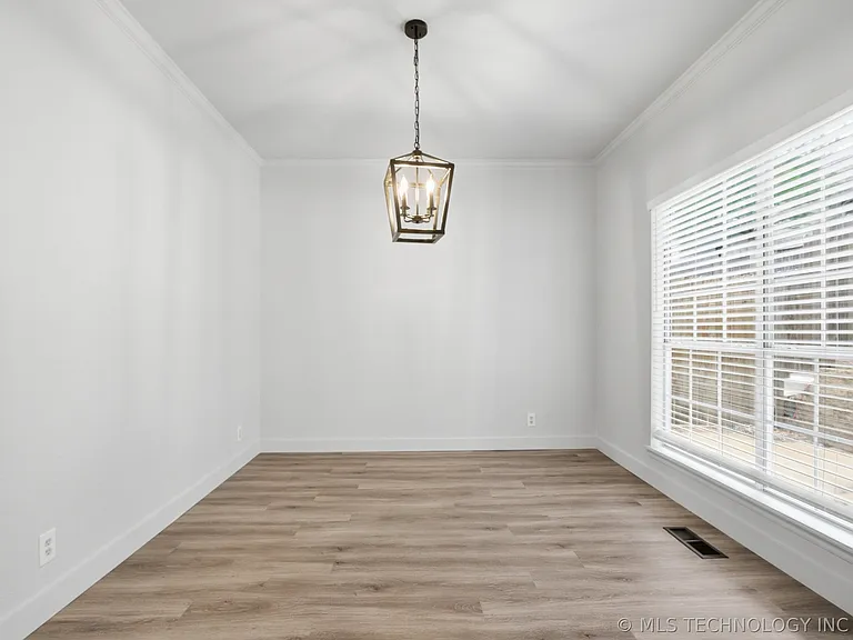 3027 E 89th Pl S — Photo 7