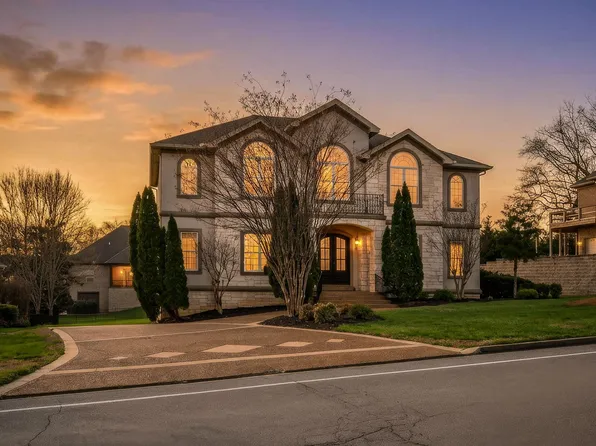 528 Ridgecrest Ln, Lebanon, TN 37087