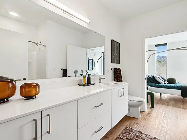 Capricorn 2 bed, 2 bath + den