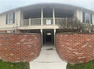 2103 Glouchester Dr #2103, Lyndhurst, OH 44124