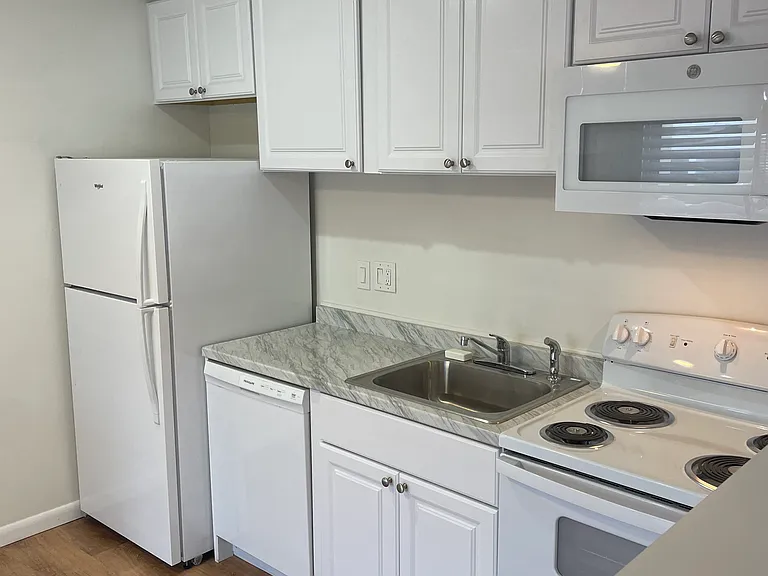 320 New York St #1 — Photo 6