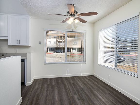 3rd image of 3030 Montrose Ave #105