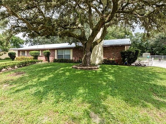 3rd image of 647 Belleview Dr