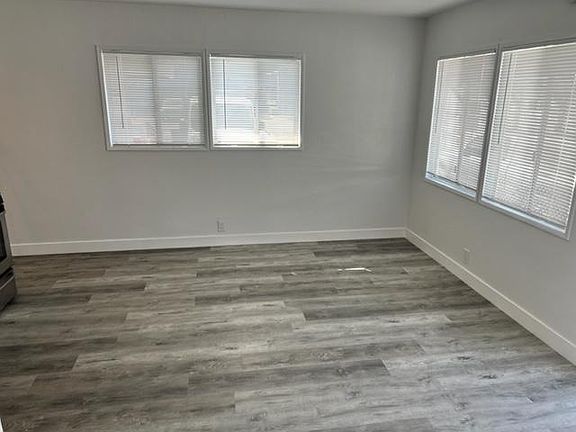 3rd image of 3016 Tweedy Blvd #C