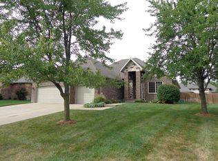 923 E Weldon Dr, Nixa, MO 65714