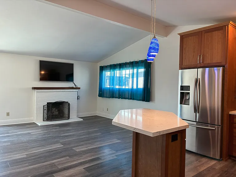 Mount Ararat Dr — Photo 6