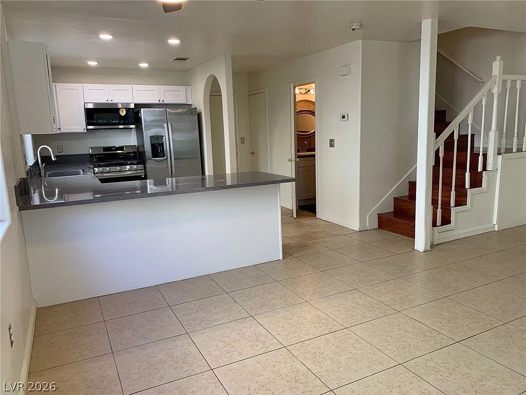 3 bed, 2.5 bath, 1265 sqft, $1,800 — Photo 4