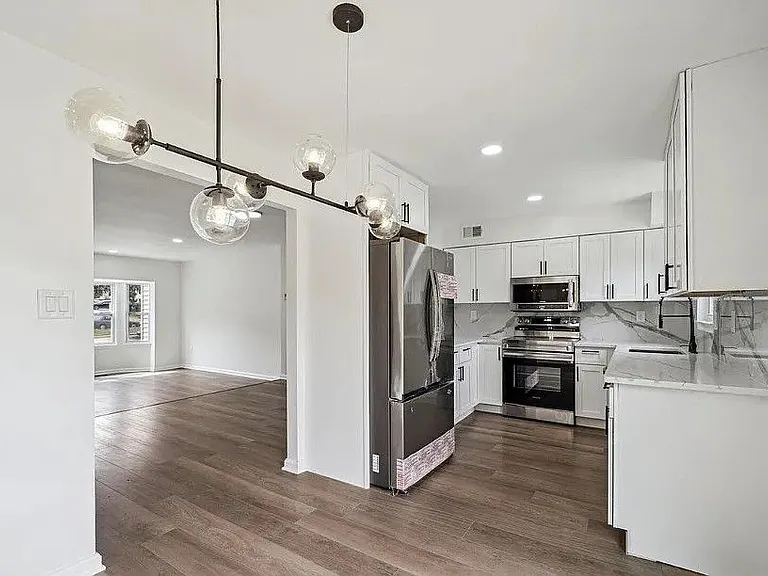 10611 Campus Way S — Photo 21