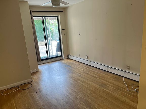 3rd image of 3012 35th Ave #1