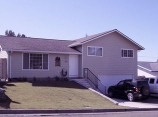 1690 Lincoln St, North Bend, OR 97459