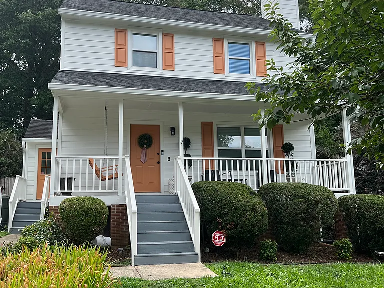 1052 Mills St — Photo 1