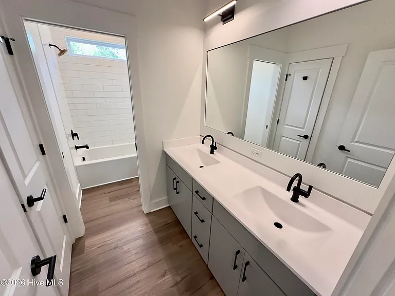 213 Myrtle Ave — Photo 15