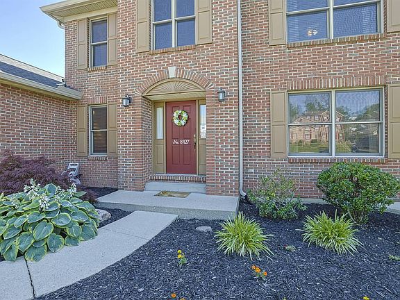 3rd image of 8427 Stratford Ct