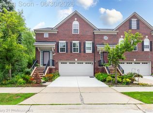 757 Sandalwood Dr, Troy, MI 48085