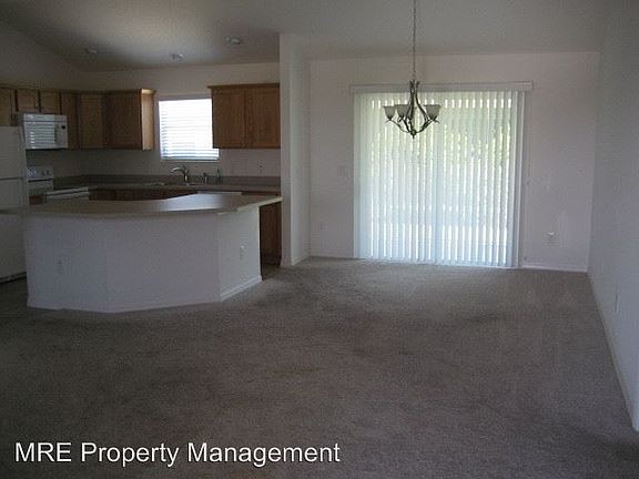 3rd image of 1216 Mockingbird Ln