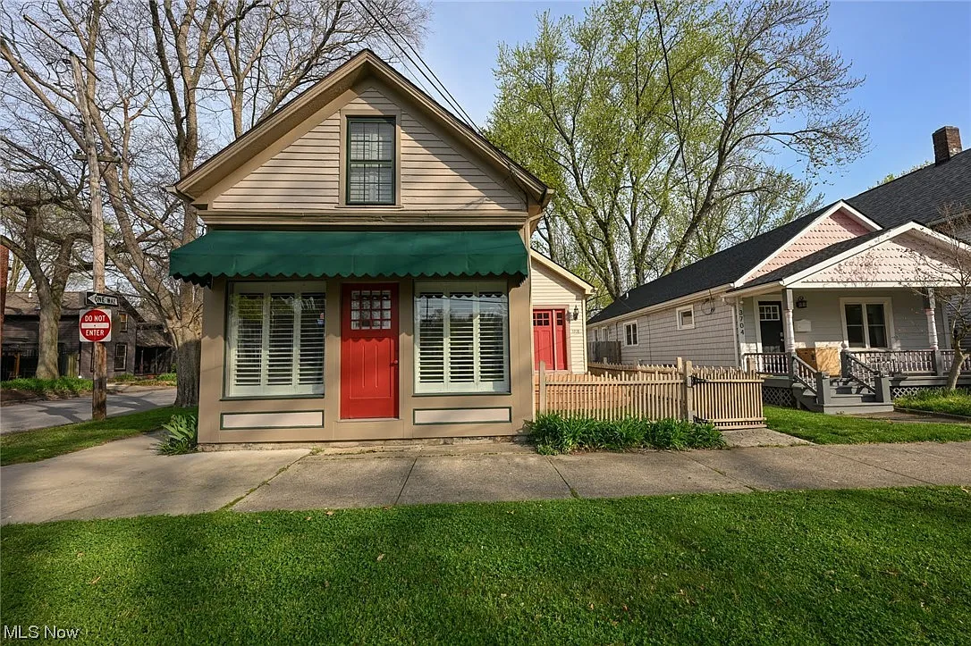 3708 Whitman Ave photo 1