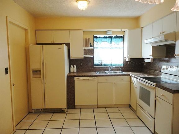 4th image of 205 NE Monroe Cir N