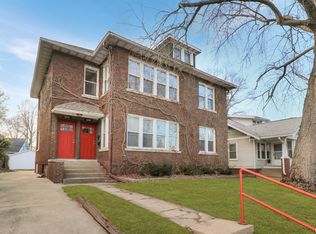 1019 N Farmington Rd, Peoria, IL 61606