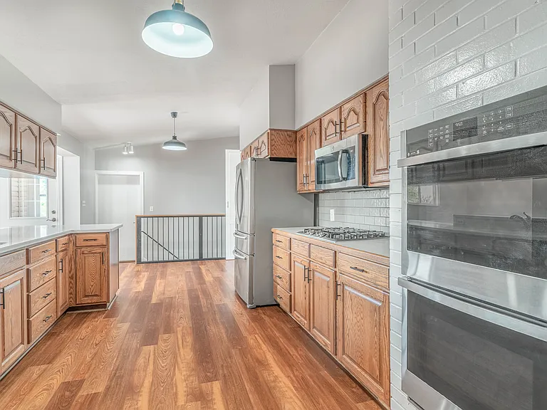289 N 700 E — Photo 9