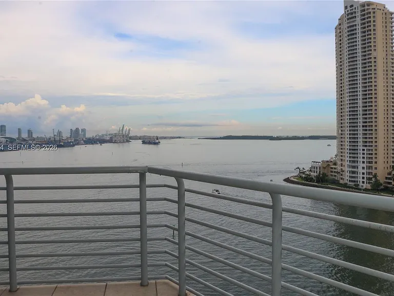 325 Biscayne Blvd #1523 — Photo 14