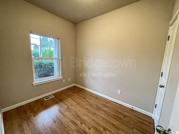 5th image of 14815 SE Rupert Dr
