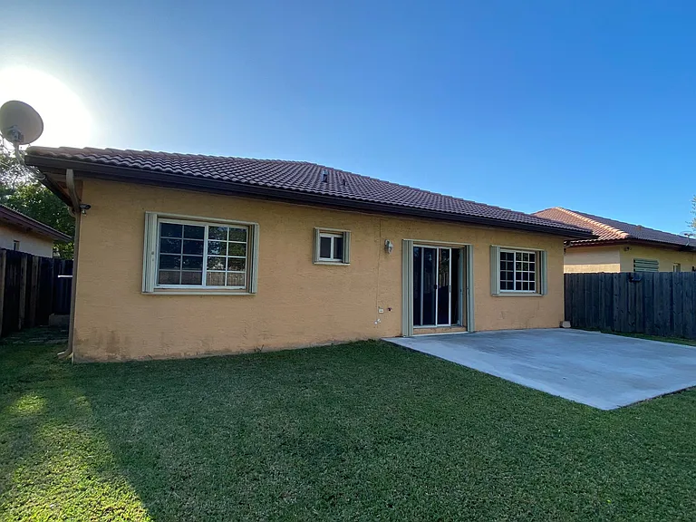 2735 NE 42nd Ave — Photo 17
